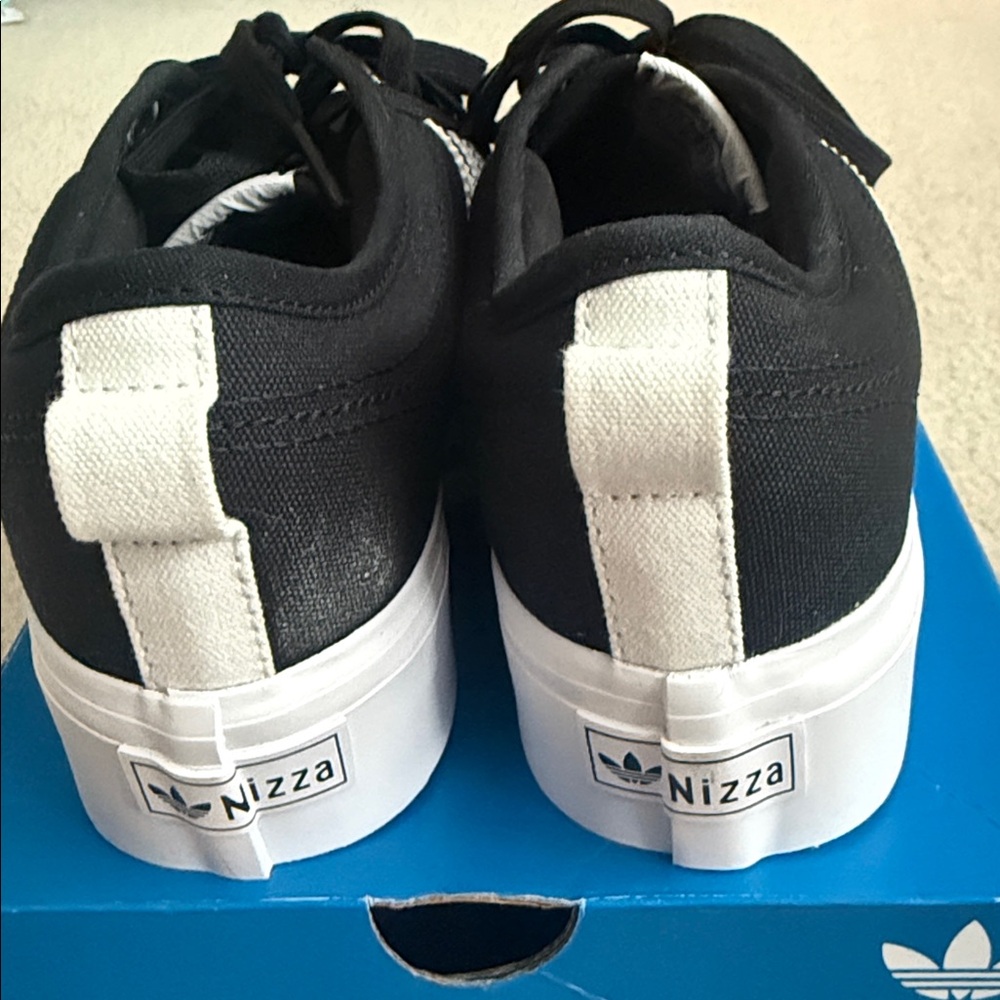 adidas Nizza Platform Lace Up  Womens Black Sneakers FV5321-A Size 8.5 - Picture 3 of 6